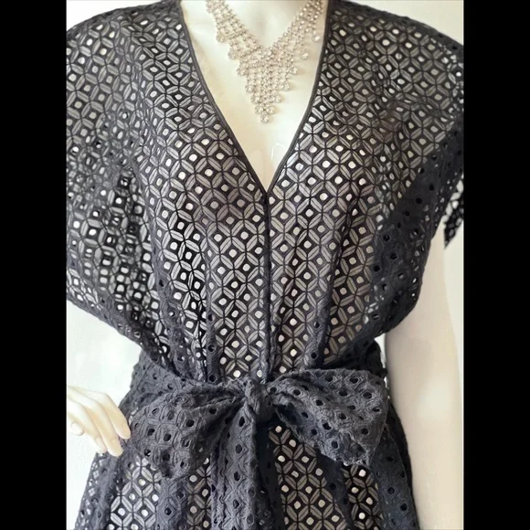 BANANA REPUBLIC Eyelet Dress with Tie Belt - Picture 7 of 10